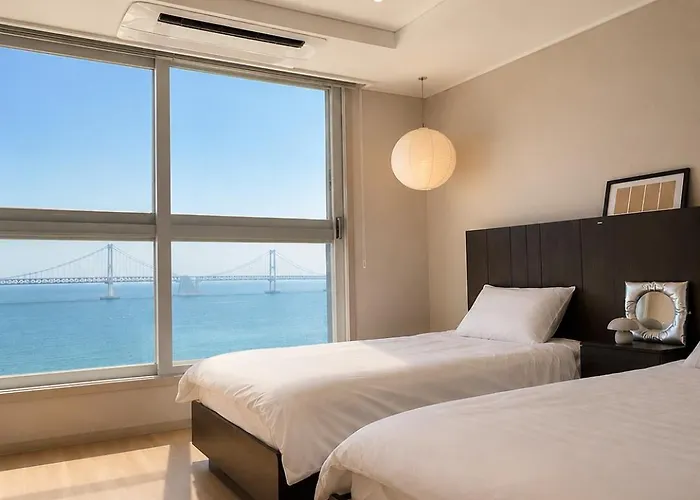 Apartment Bamin Stay-direct Ocean View Of Gwangandaegyo Bridge In Gwangalli *